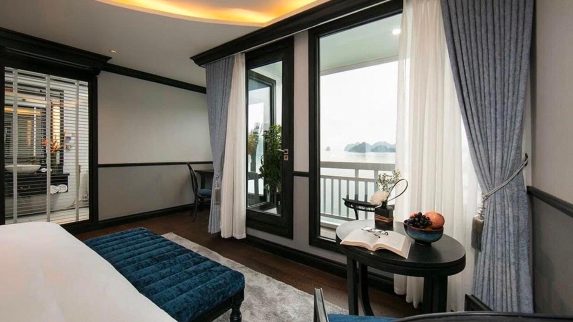 Hotel Lotus Boutique Cruise Hạ Long Exterior foto